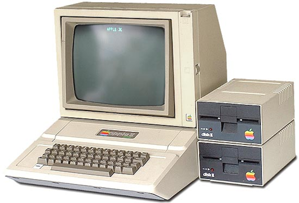 4 поколение купить. Apple 2 компьютер. Apple II 1977. Apple 2 компьютер 1977. Четвертое поколение ЭВМ Apple.